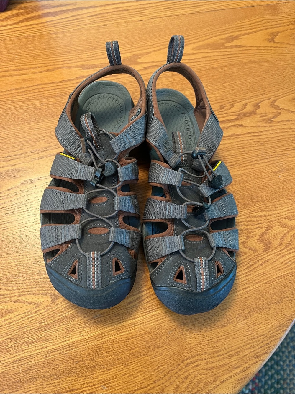 Men’s size 8.5 NEW
Never worn, just tried on.